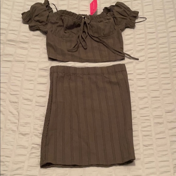Crop top & skirt Olive Set - Picture 1 of 6